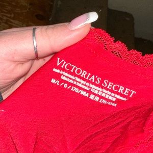 Victorias secret, Med/large, red